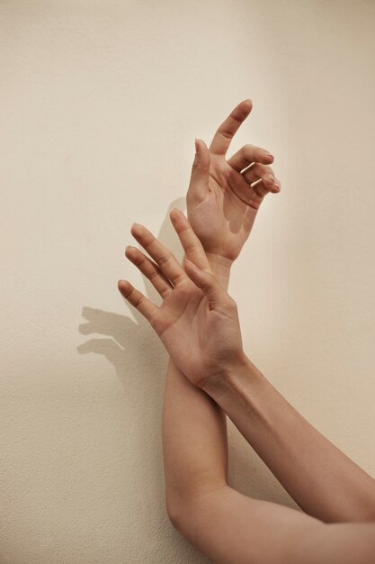 Concept de mains belles et sensibles