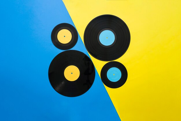 Concept de musique vintage jaune et bleu