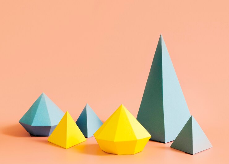 Photo gratuit concept de papier triangles sur le bureau