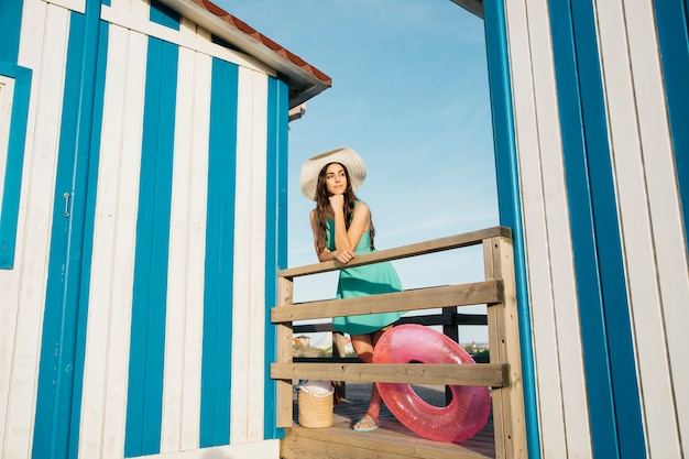 Concept de plage et d&#39;été avec une femme