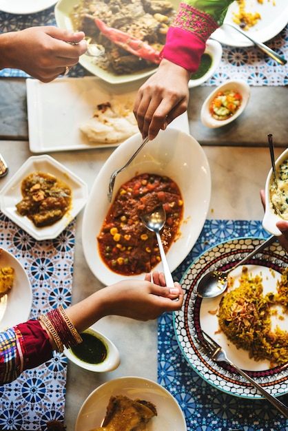 Photo gratuite concept de repas décontracté de la race indienne