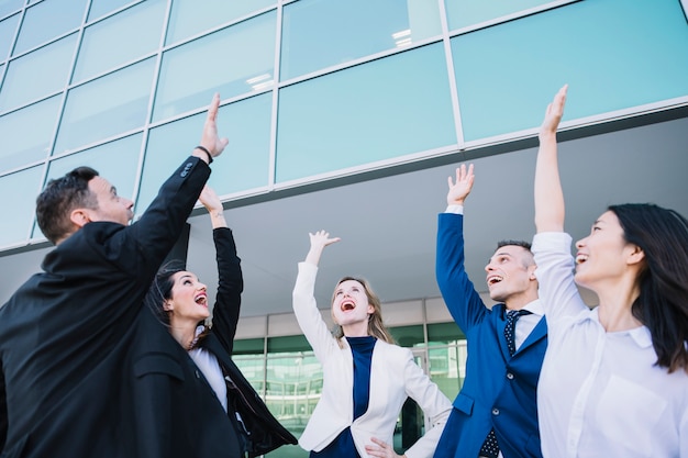 Photo gratuite concept de travail d'équipe avec les gens d'affaires modernes