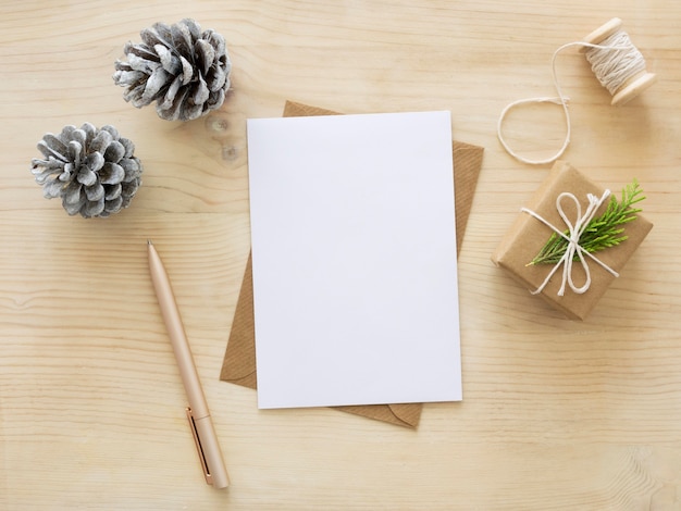 Concept de la veille de Noël sur table en bois