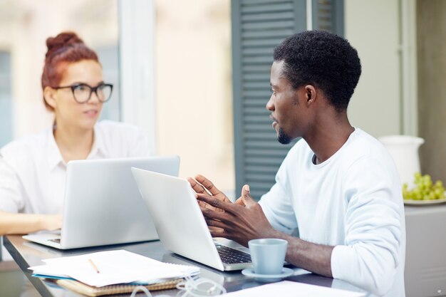 Les concepteurs au bureau à domicile