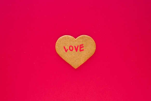 Cookie de coeur avec inscription d&#39;amour