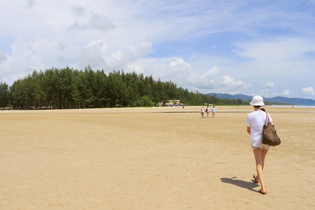 copie pieds empreintes plage bord de mer