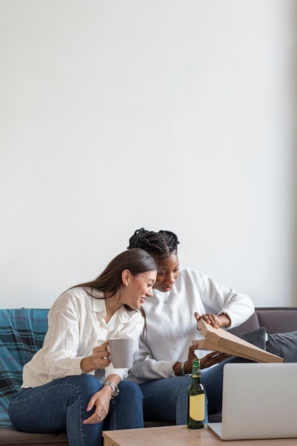 Copier l'espace des jeunes femmes à la maison