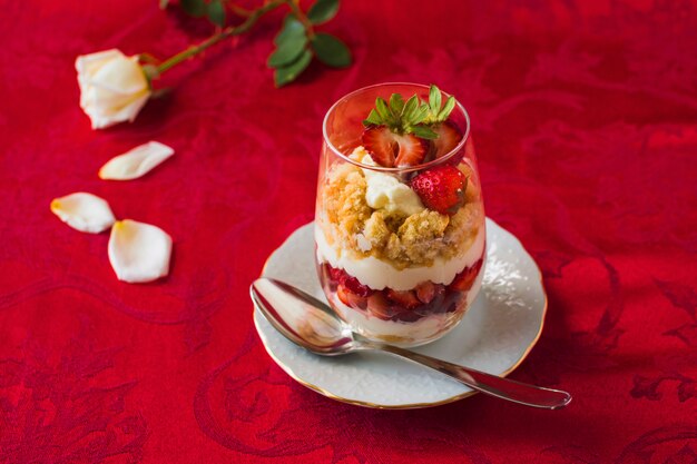 Couche de fraises dessert