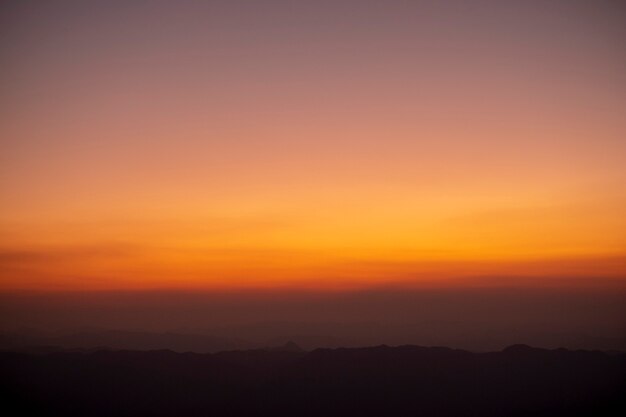 coucher de soleil et crépuscule du haut de la Thaïlande
