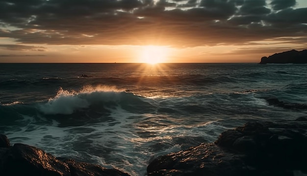 Coucher de soleil sur les vagues d'eau se brisant sur les rochers générés par l'IA