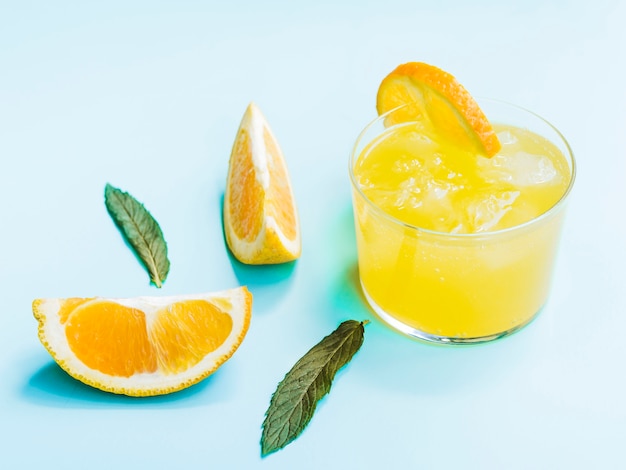 Coup de boisson orange froide