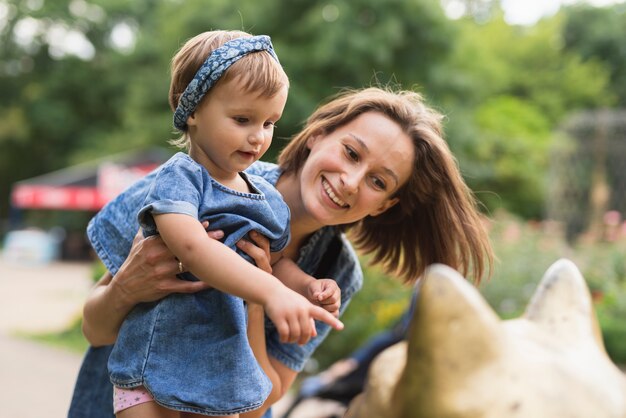 Coup moyen de mère et fille