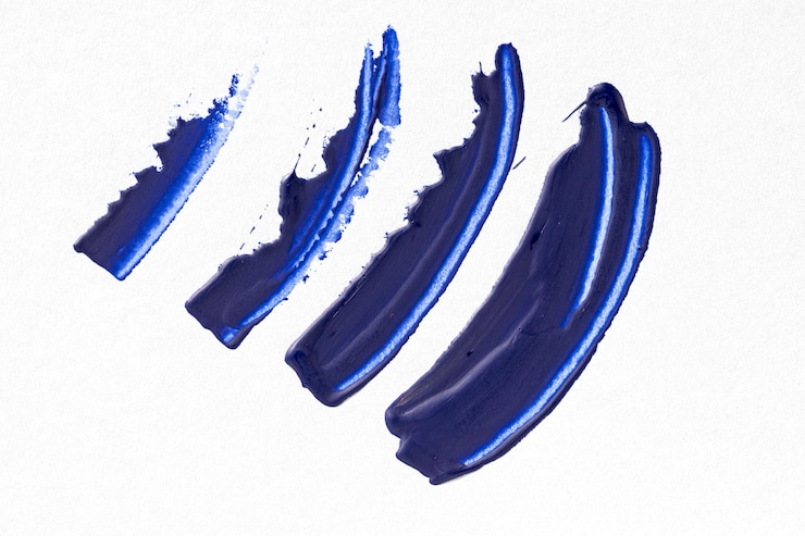 Photo gratuit coup de pinceau bleu sur fond blanc