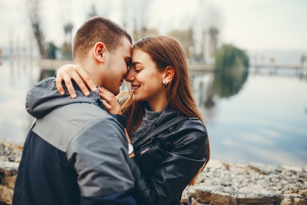 Couple, automne, parc