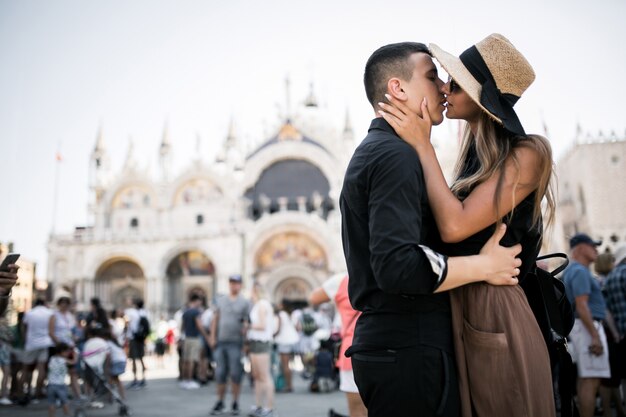 Couple en lune de miel à Venise