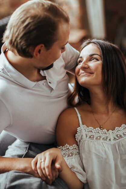 Couple à la maison