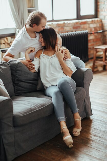 Couple à la maison