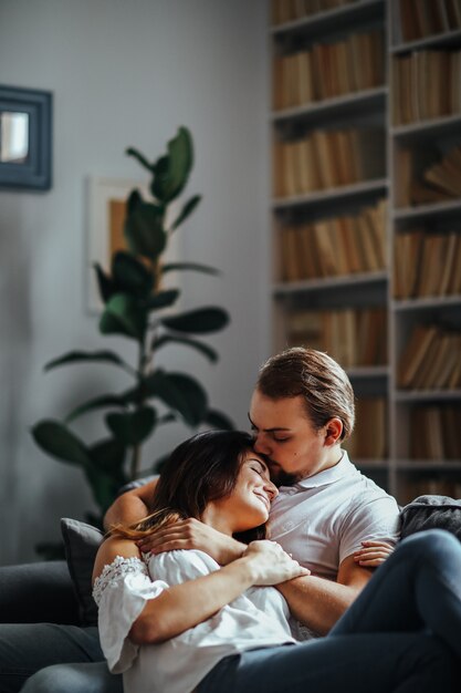 Couple à la maison