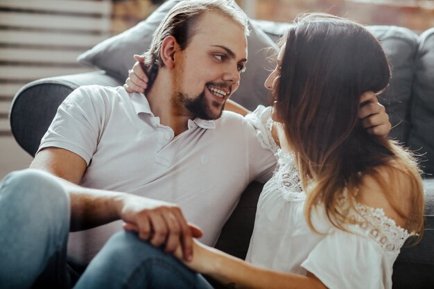 Couple à la maison