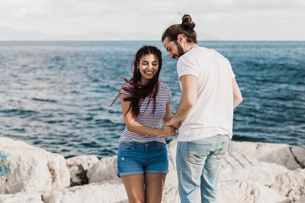 Couple à la mer