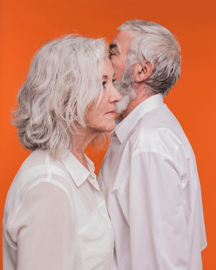 Photo gratuit un couple de personnes âgées