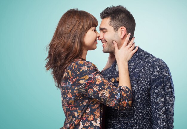 Couple sur le point d&#39;embrasser