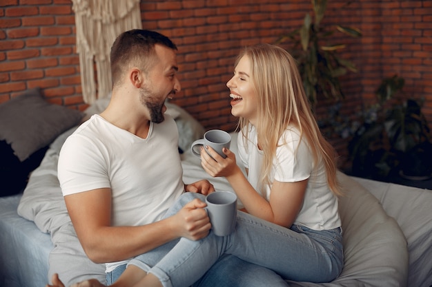 Couple, séance, lit, salle