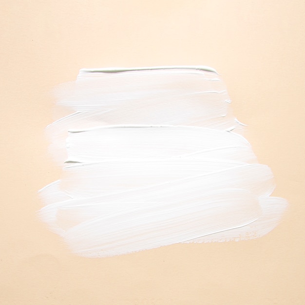 Photo gratuite coups de peinture minimalistes sur papier