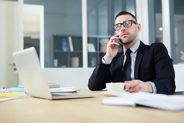 Courtier en bureau