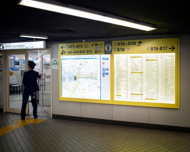 Écran d'affichage des informations sur les passagers du système de métro japonais