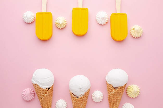 Crème glacée et crème glacée sur bâton
