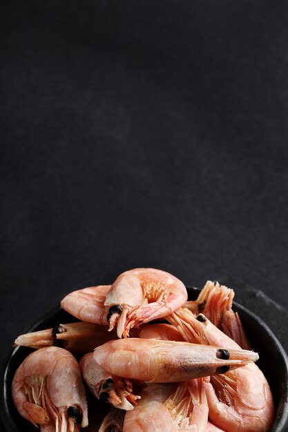 Crevettes sur un bol