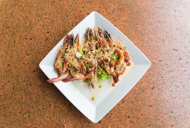 Crevettes épicées grillées à l&#39;ail