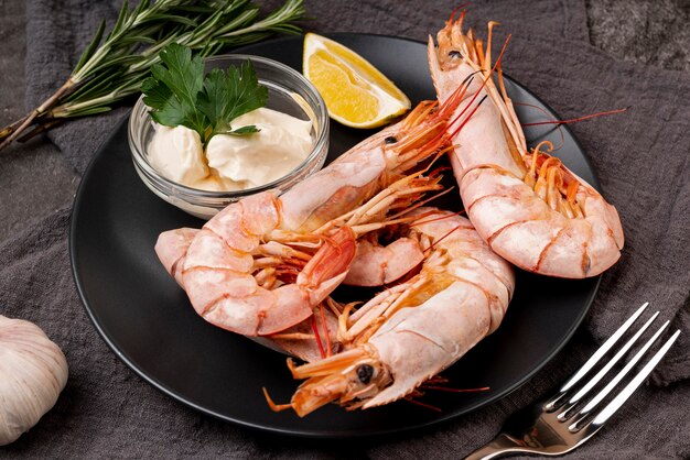 Crevettes méditerranéennes avec une délicieuse sauce