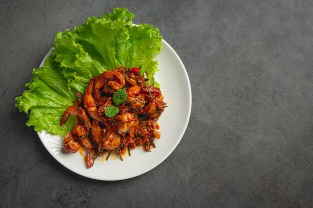 Crevettes sautées avec pâte de chili