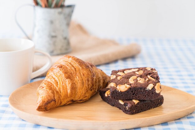 Croissant et brownies