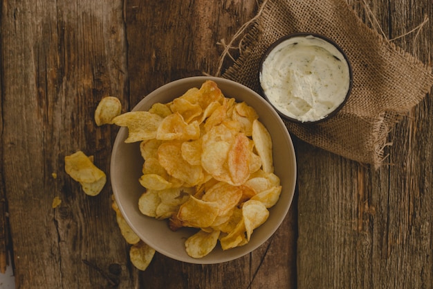 Croustilles sur la table