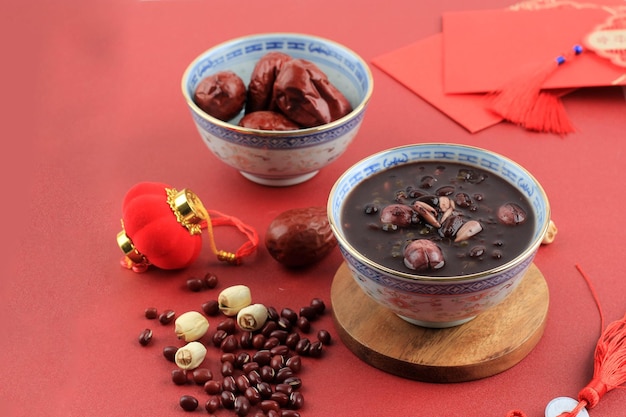Cuisine chinoise du nord, bouillie de laba, bouillie aux huit trésors pour le festival de laba