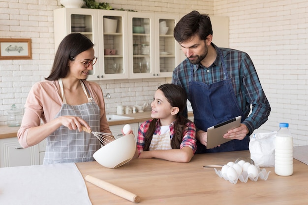 Cuisine en famille ensemble