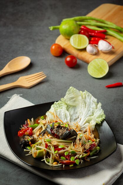 cuisine thaïlandaise; SOM TUM ou salade de papaye