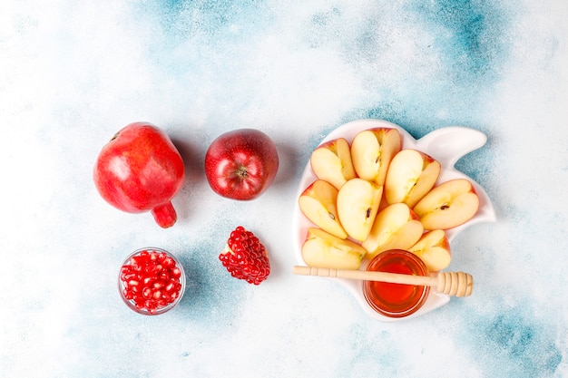 Photo gratuite cuisine traditionnelle du nouvel an juif - rosh hashana.