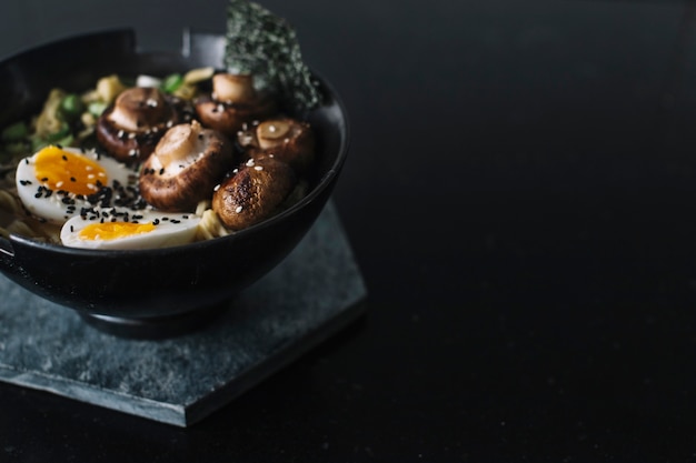 Cuisson des nouilles asiatiques