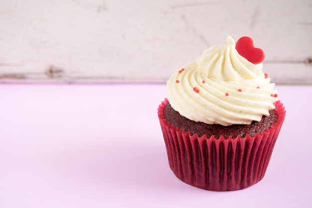 Cupcake au coeur rouge