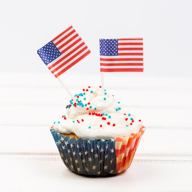 Cupcake décoré de drapeaux américains