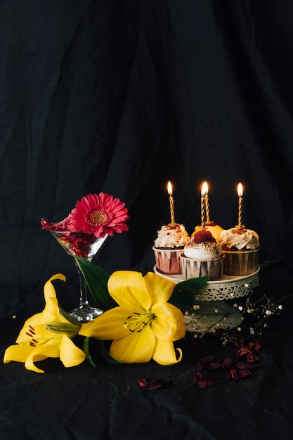 Photo gratuite cupcake nature morte