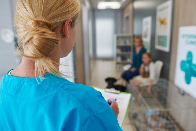 Dans la file d'attente chez le vétérinaire