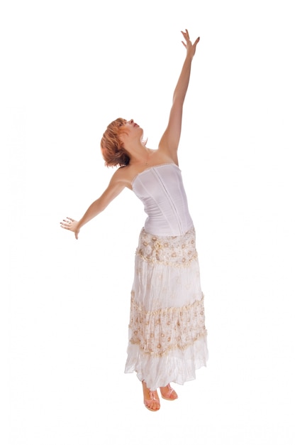 Danseuse à cheveux rouges sur blanc