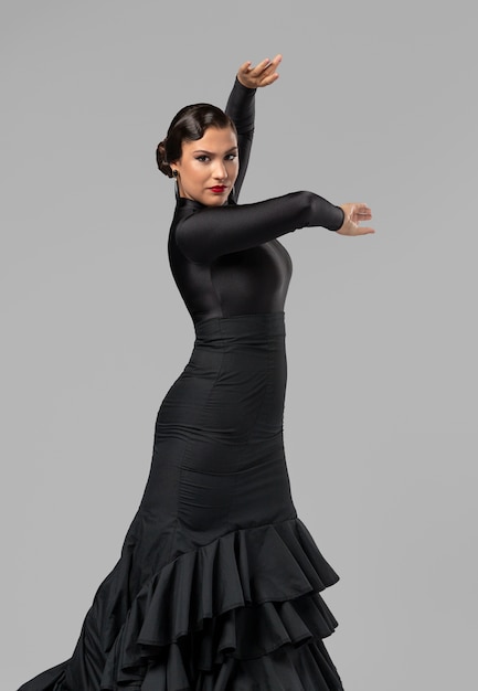 Danseuse de flamenco passionnée et élégante