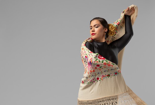 Danseuse de flamenco passionnée et élégante