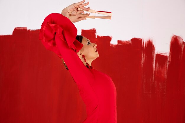 Danseuse de flamenco passionnée et élégante